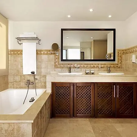 Wyndham Residences Aparthotel 4*
