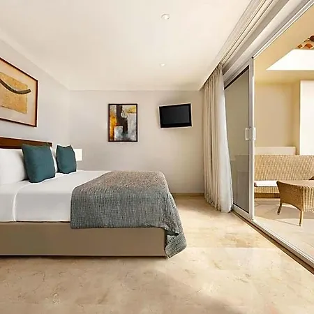 Wyndham Residences 4*